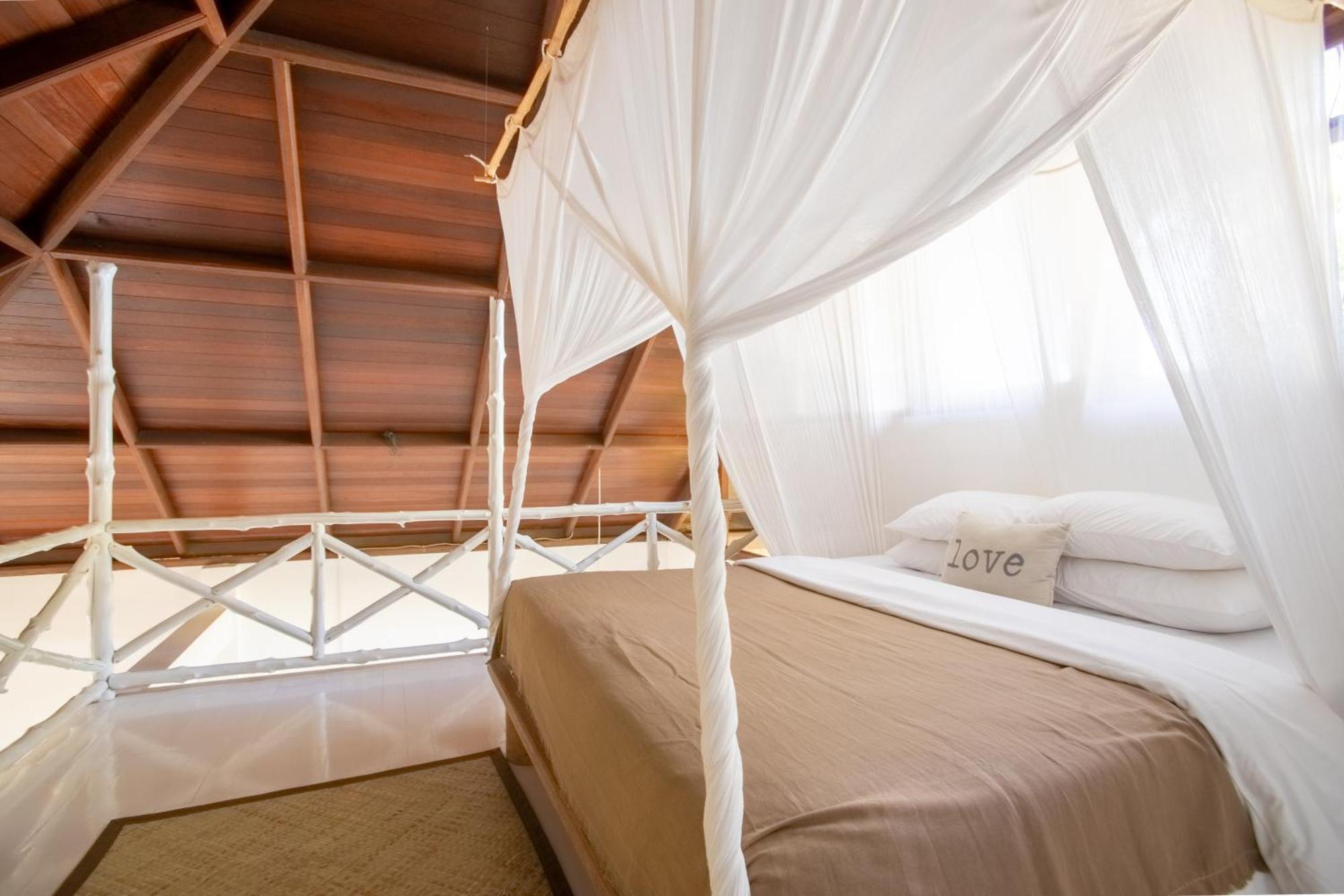Aloita Resort Mentawai Tua Pejat エクステリア 写真